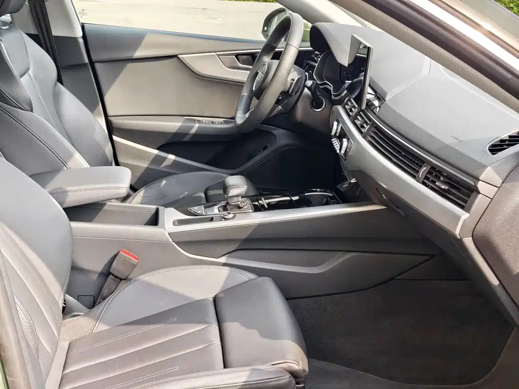 Audi A5 2024 Sportback 40 TFSI Fashion Dynamic Trim