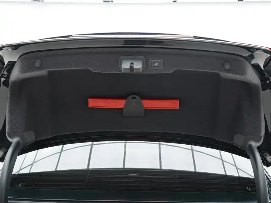 Audi A8L 45 TFSI quattro Luxury 2013