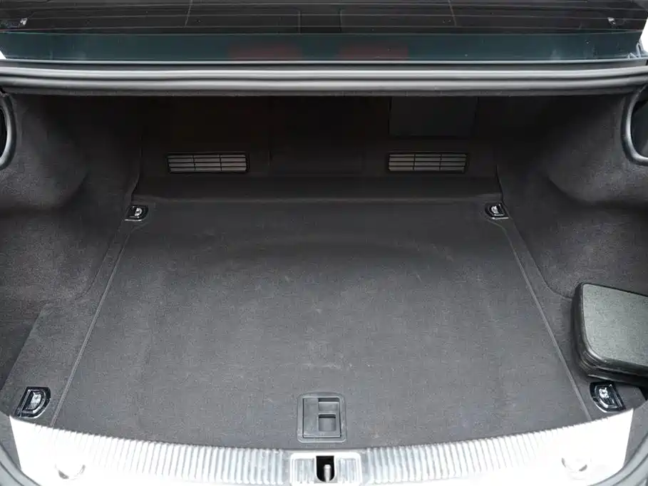 Audi A8L 45 TFSI quattro Luxury 2013