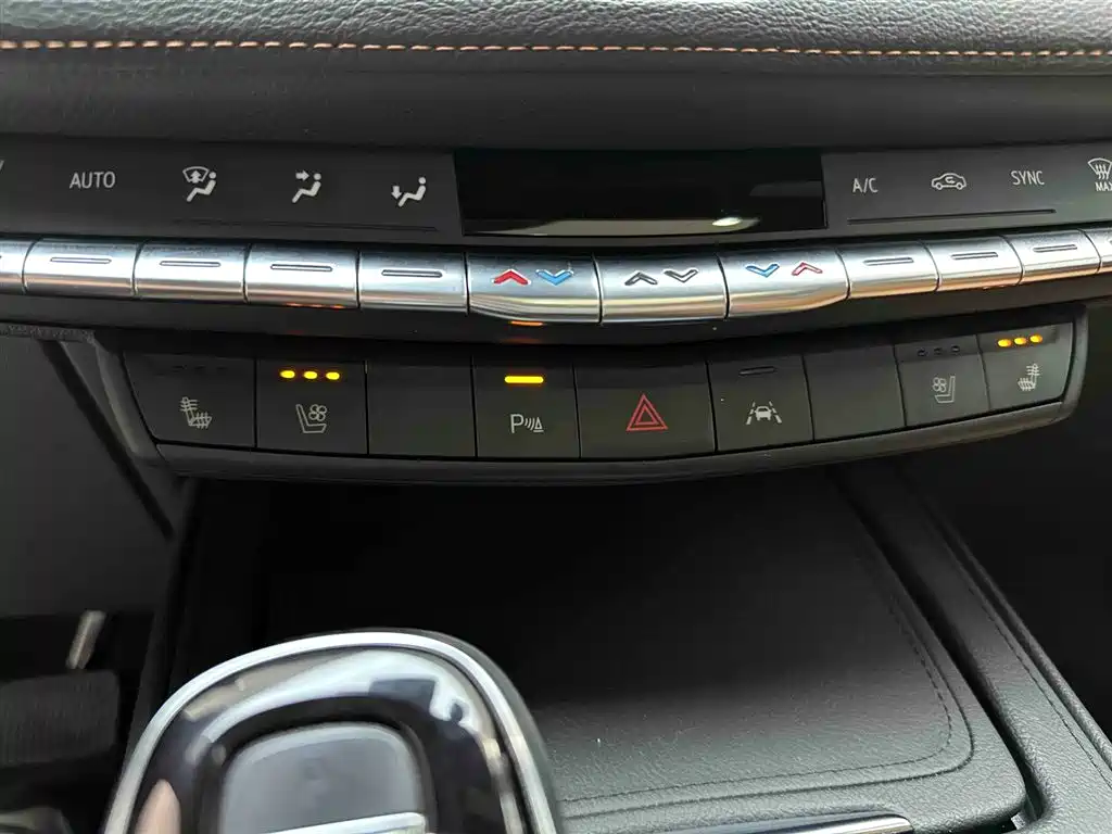 Cadillac XT4 2022 28T FWD Luxury