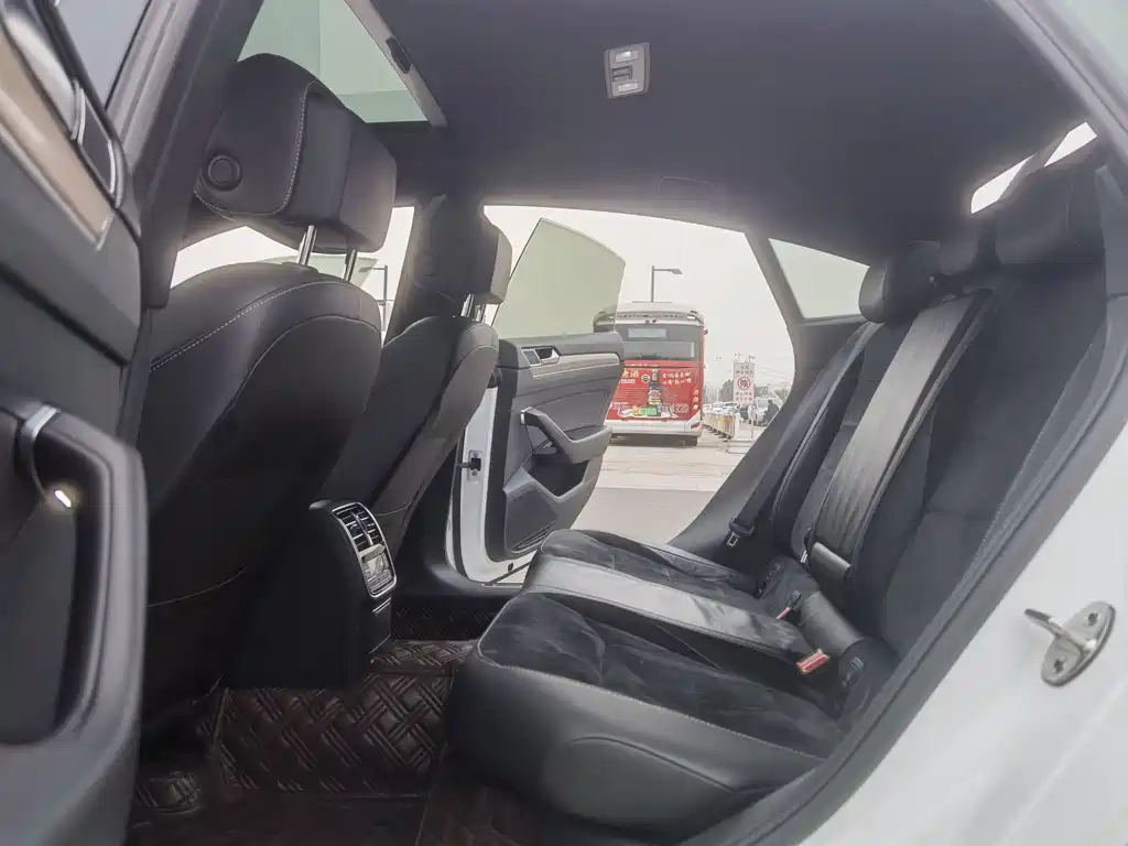FAW-Volkswagen CC 2019 330TSI Huayan Edition China V