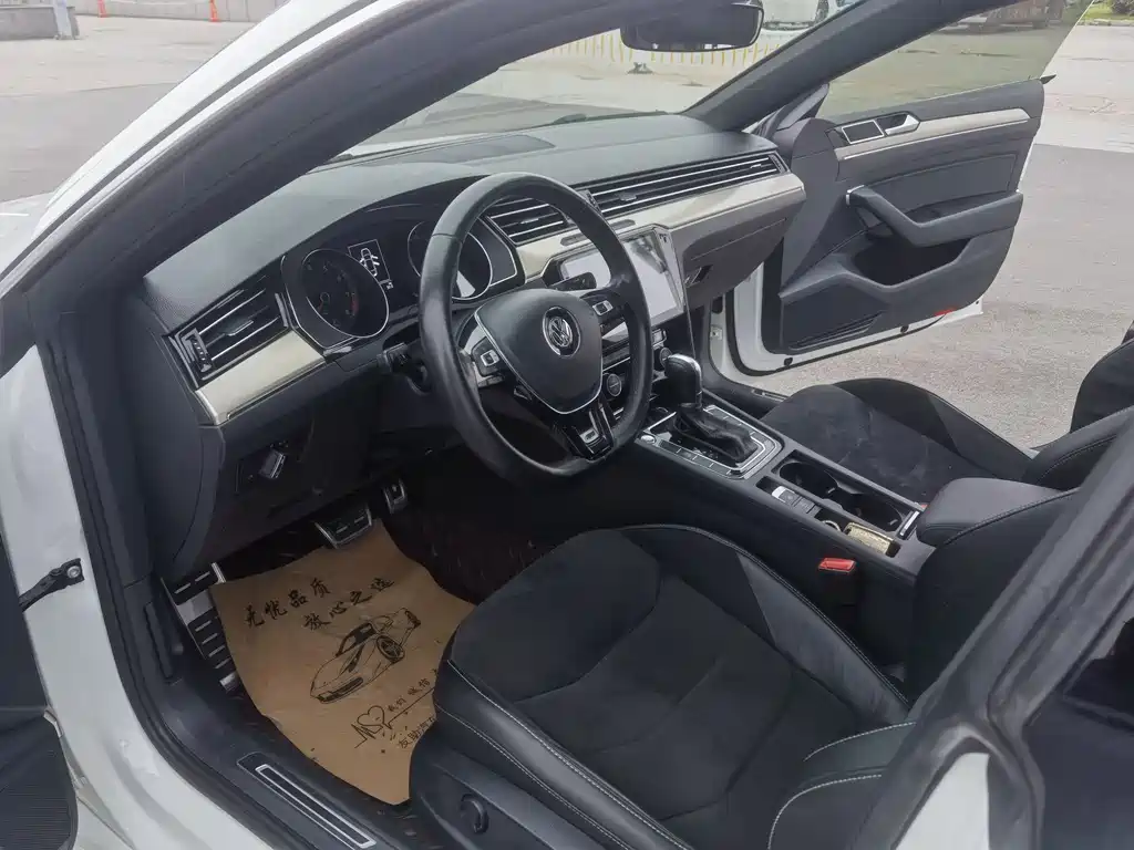 FAW-Volkswagen CC 2019 330TSI Huayan Edition China V