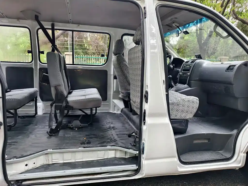 Jinbei Granse 2016 2.0L Classic Standard Long Wheelbase 9-Seater