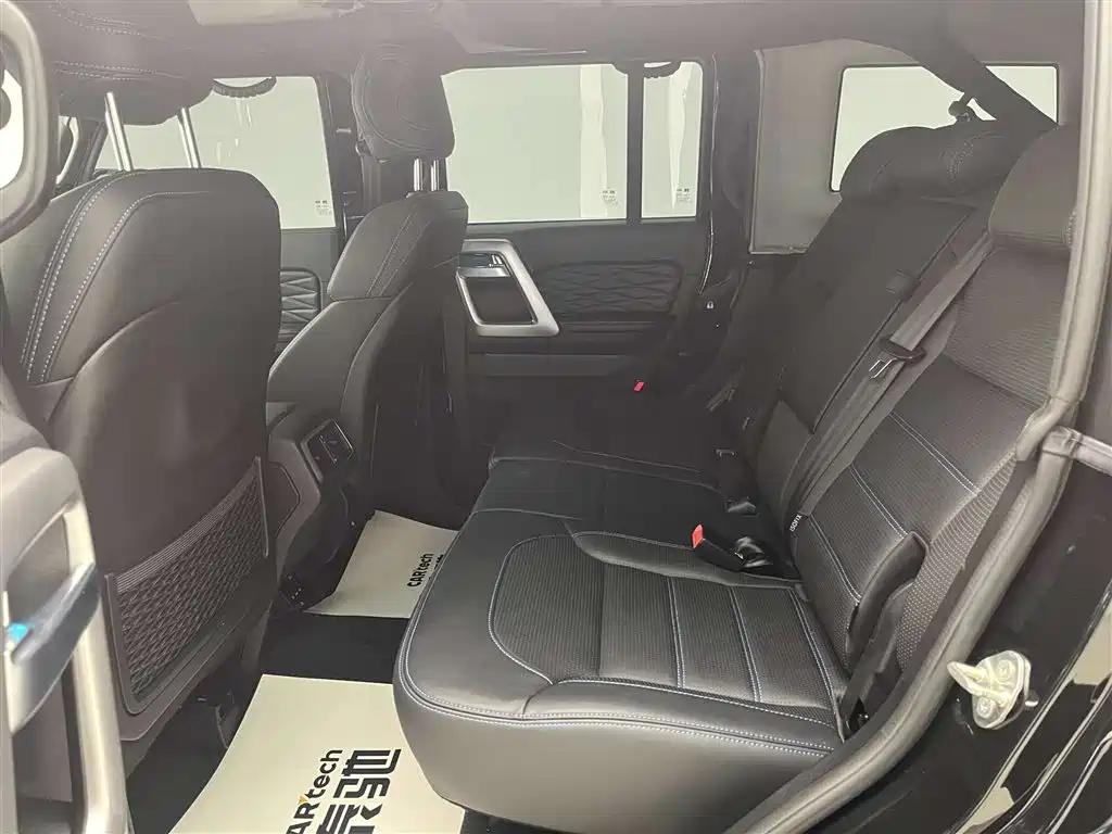 Beijing Off-Road BJ40 2024 2.0T Urban Hunter Glory Edition