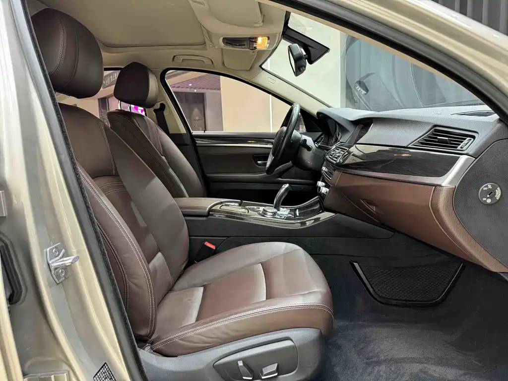 BMW 5 Series 2014 525Li Luxury Design Package