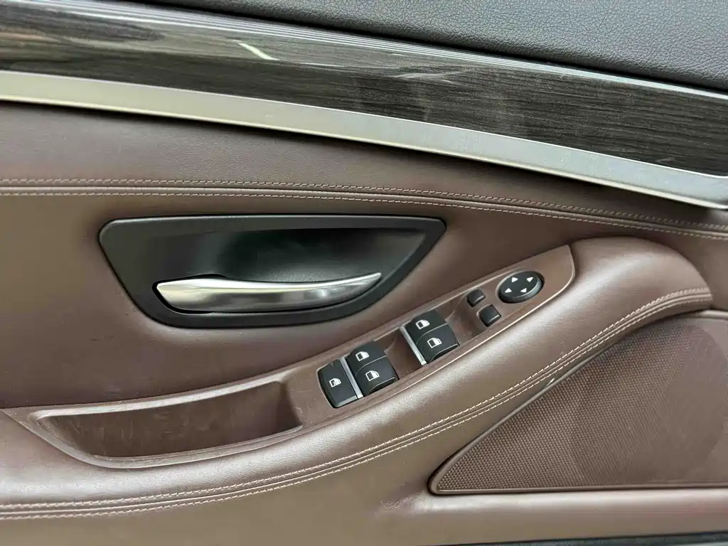 BMW 5 Series 2014 525Li Luxury Design Package
