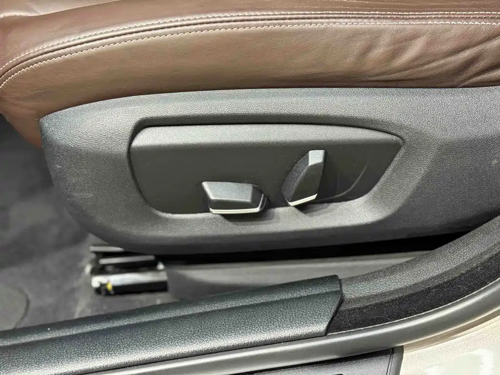BMW 5 Series 2014 525Li Luxury Design Package