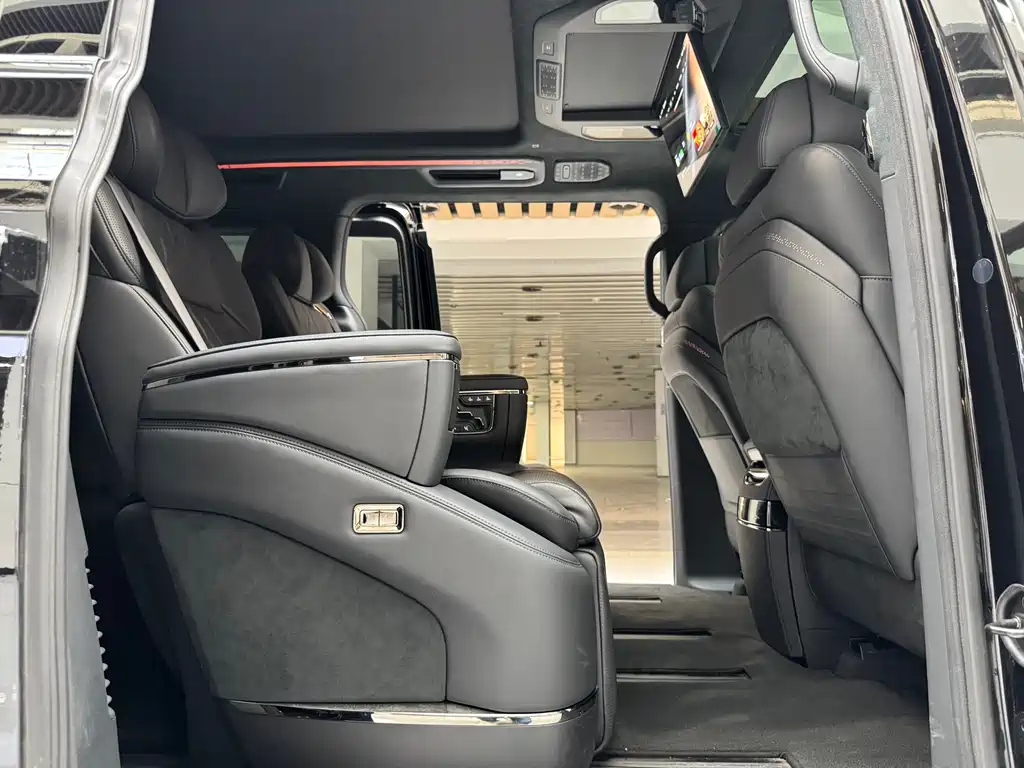 Zeekr 009 2024 7-Seater Aisle Edition AWD 108kWh