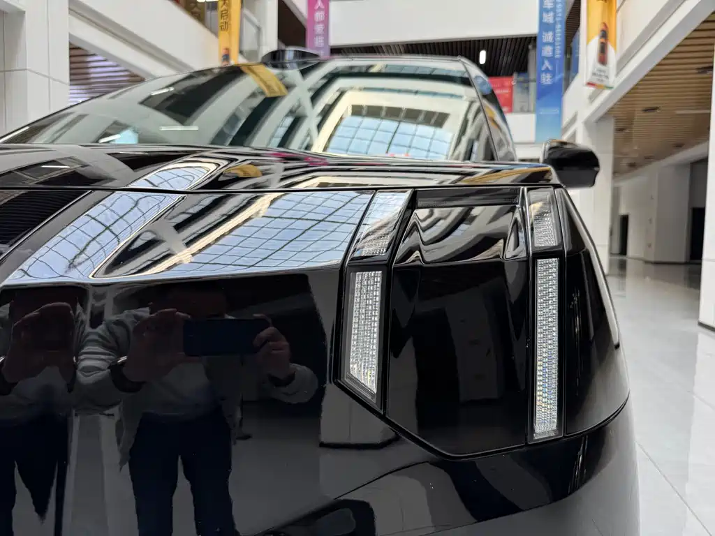 Zeekr 009 2024 7-Seater Aisle Edition AWD 108kWh