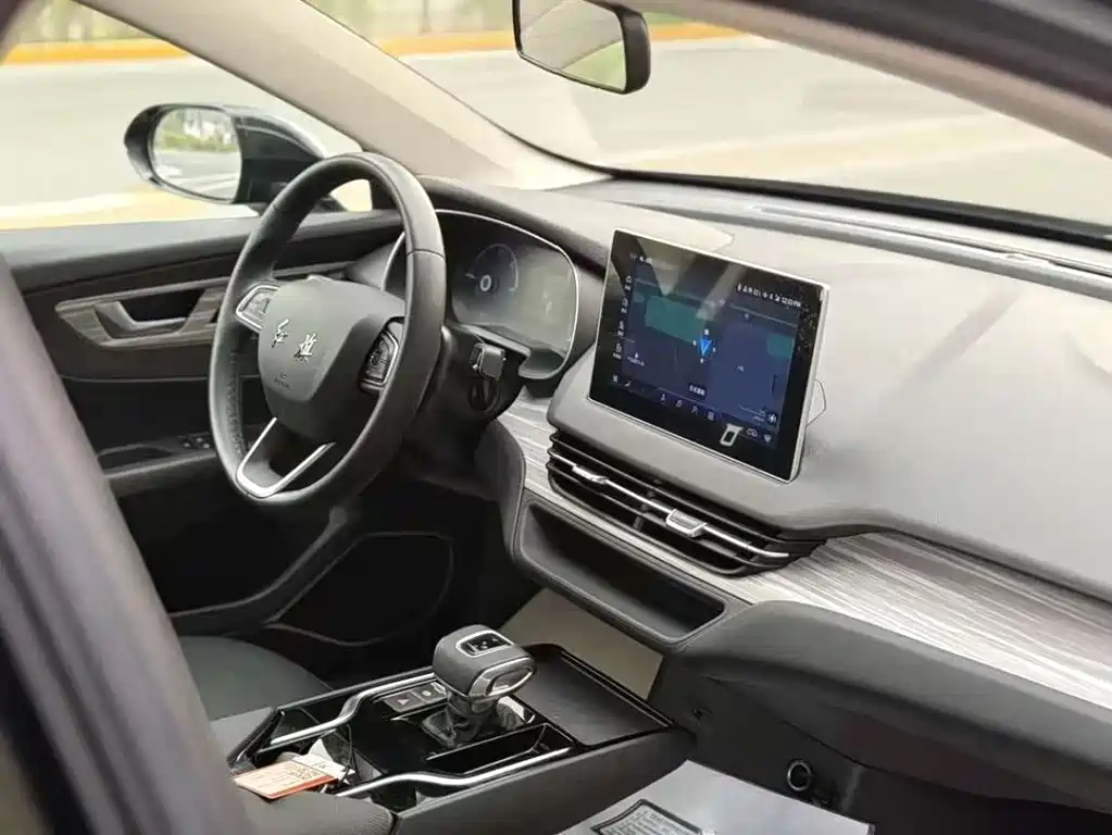 Hongqi E-QM5 2025 500km Travel Edition