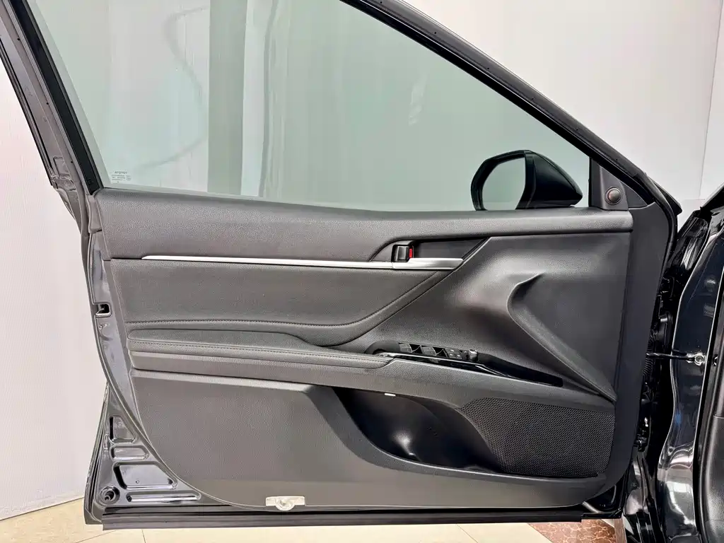 Camry 2021 2.0G Luxury Edition