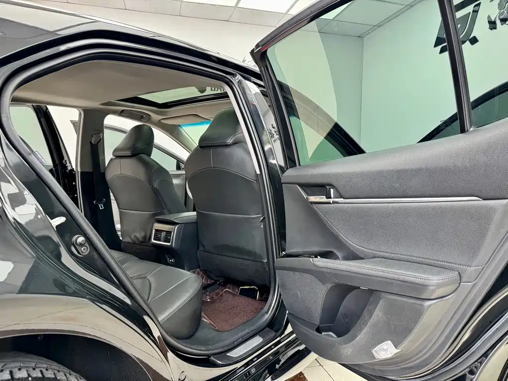 Camry 2021 2.0G Luxury Edition