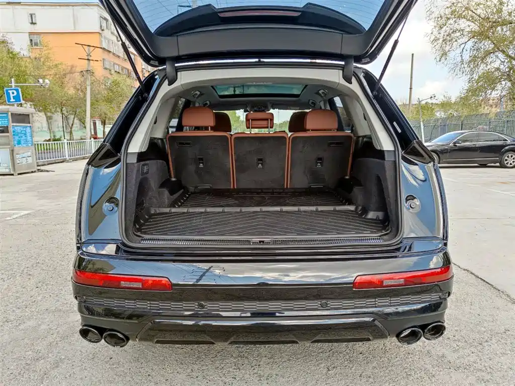 Audi Q7 2023 55 TFSI quattro S line Sport