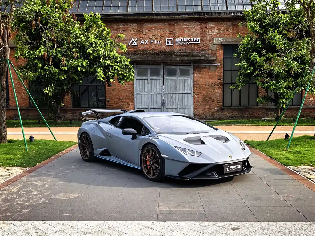 2021 Lamborghini Huracán STO
