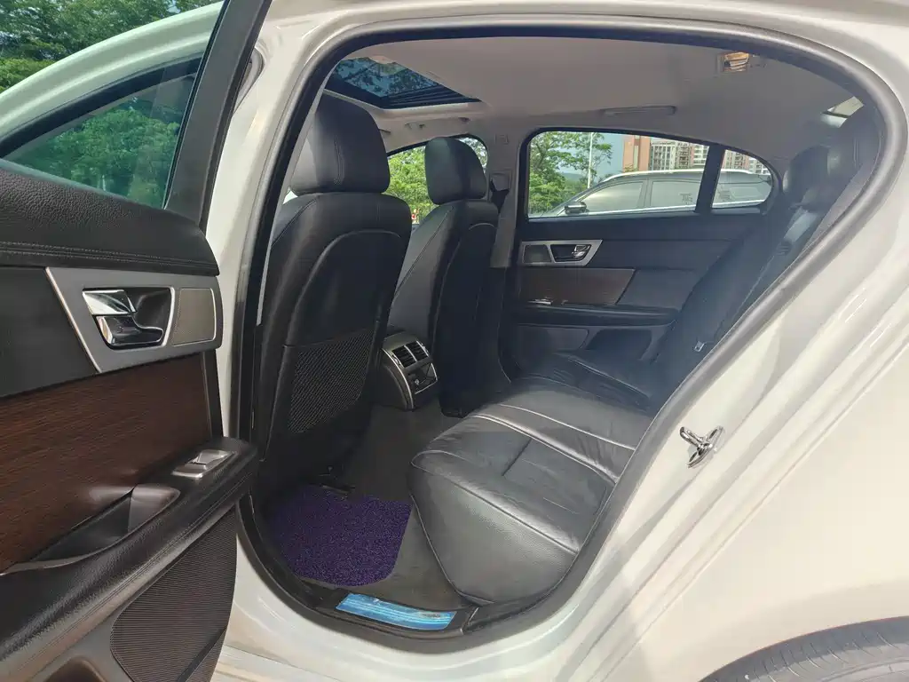 Jaguar XF 2015 XF 2.0T Fenghua Edition