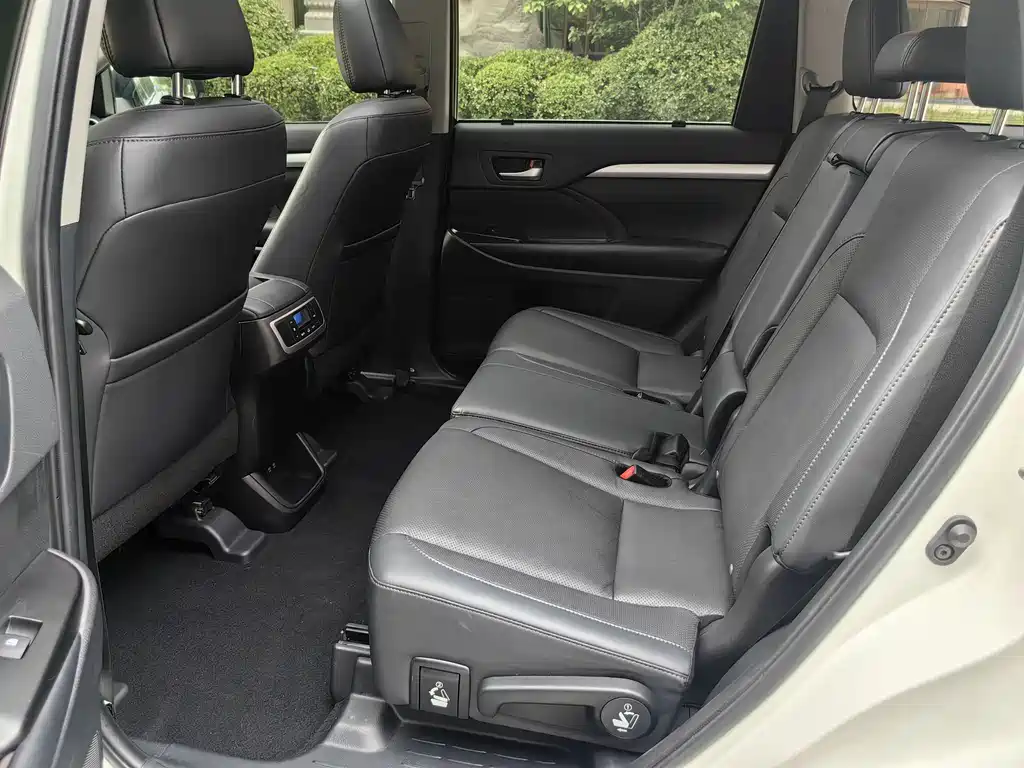 Toyota Highlander 2018 2.0T AWD Premium Edition 7-Seater China VI