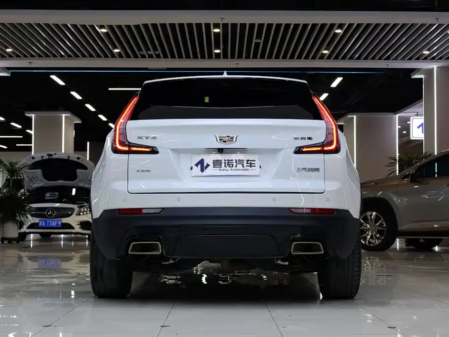Cadillac XT4 2020 28T AWD Platinum Sport