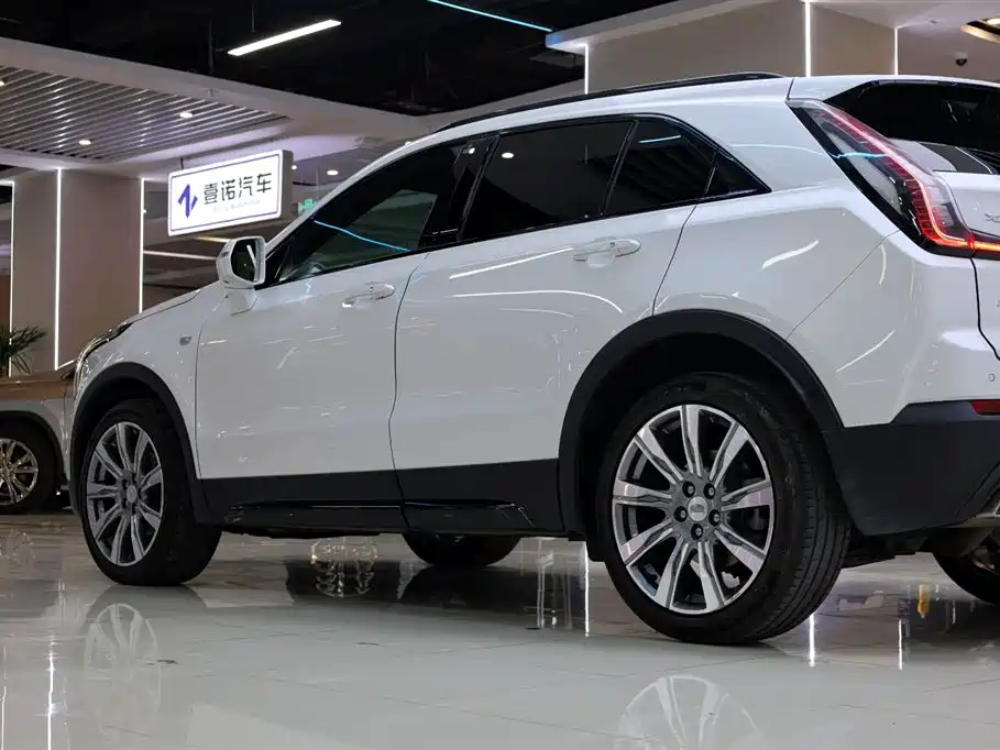 Cadillac XT4 2020 28T AWD Platinum Sport