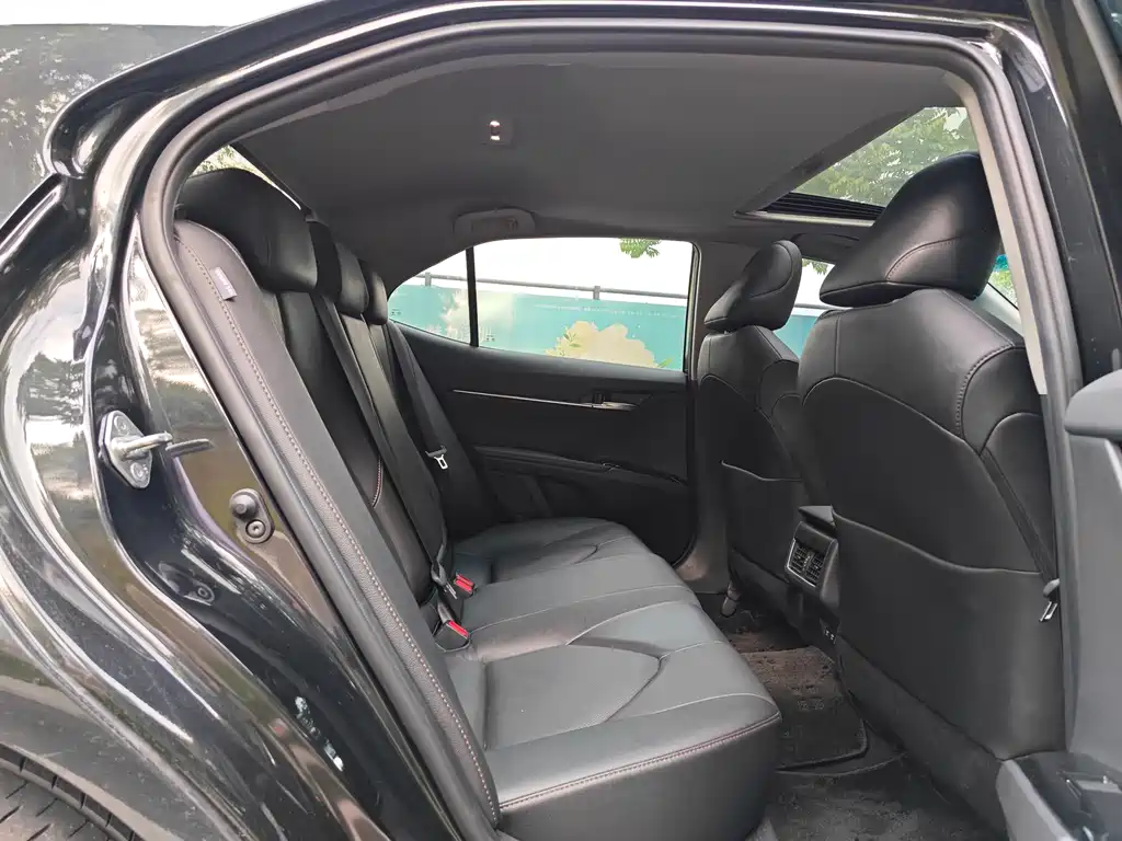 Toyota Camry 2021 2.0G Luxury Edition