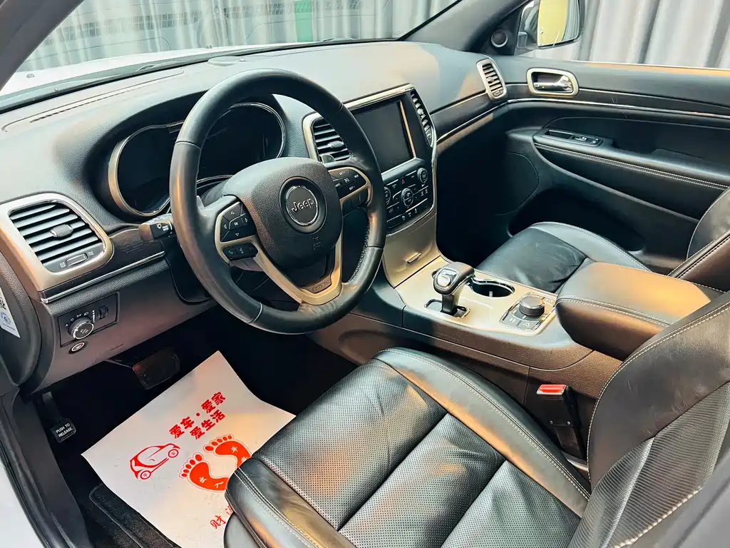 Jeep Grand Cherokee 2015 3.6L Elite Navigation Edition
