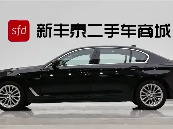 BMW 5 Series 2022 Facelift 525Li Luxury Package