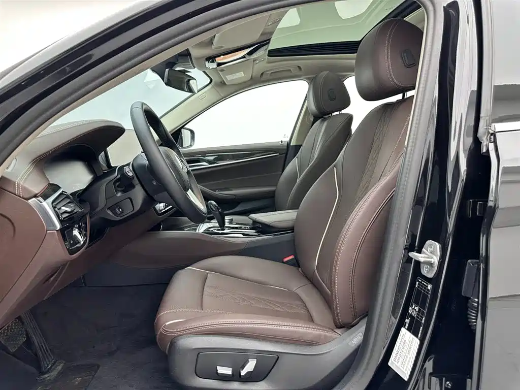 BMW 5 Series 2022 Facelift 525Li Luxury Package