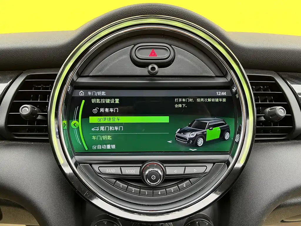 MINI 2019 1.5T COOPER Artist