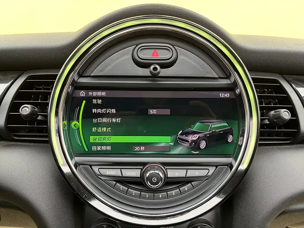 MINI 2019 1.5T COOPER Artist