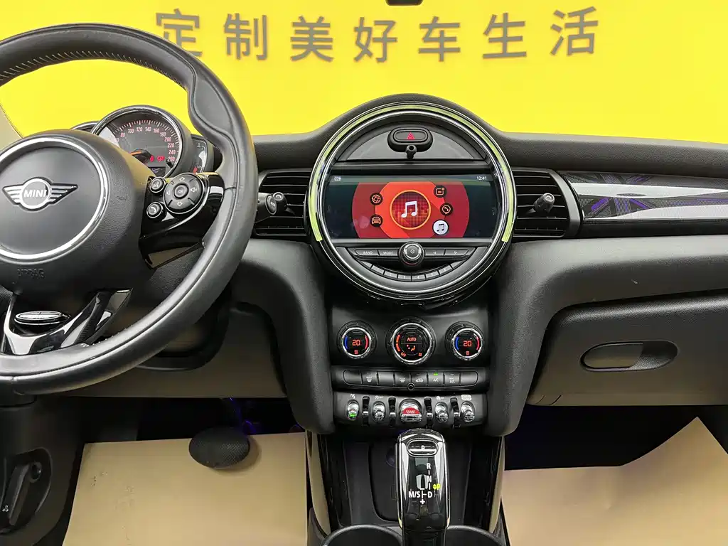MINI 2019 1.5T COOPER Artist