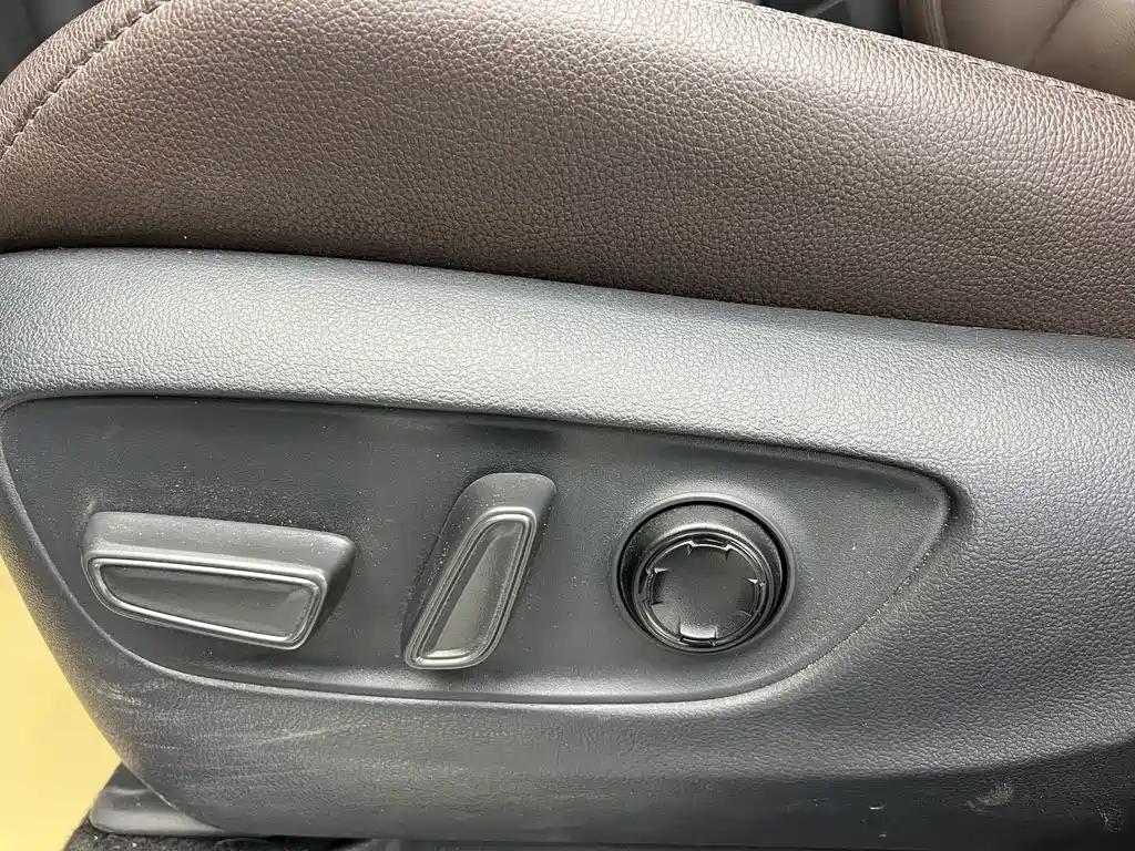 Sienna 2023 2.5L Hybrid Platinum Edition