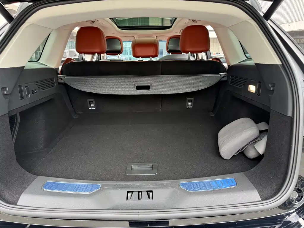 Lincoln Nautilus 2023 2.0T AWD Hybrid Premium Edition