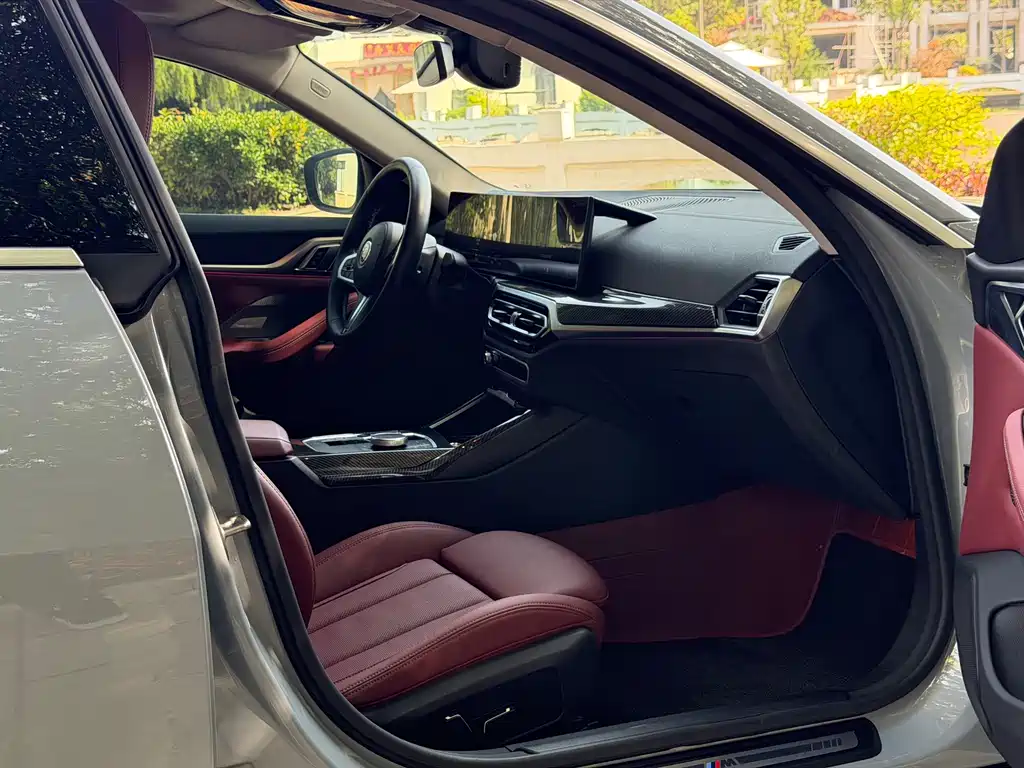 BMW i4 2023 eDrive35