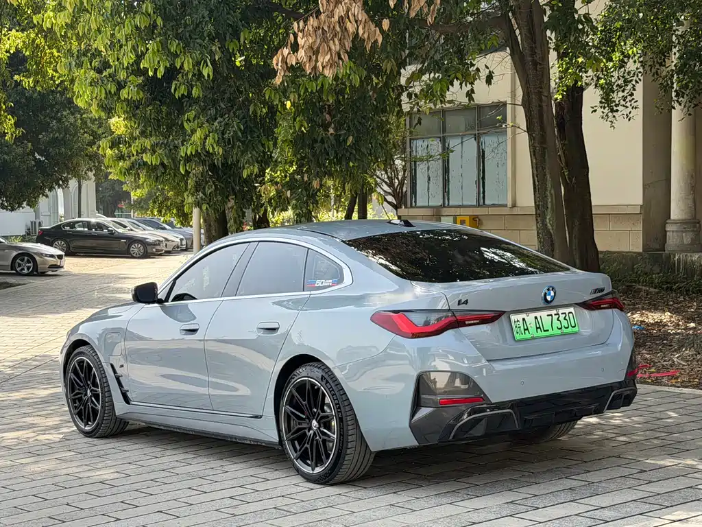 BMW i4 2023 eDrive35