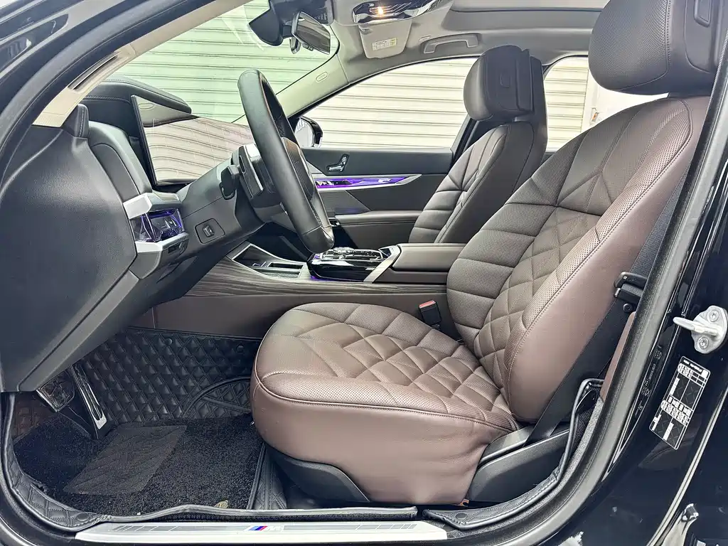 BMW 7 Series 2023 735Li M Sport Package