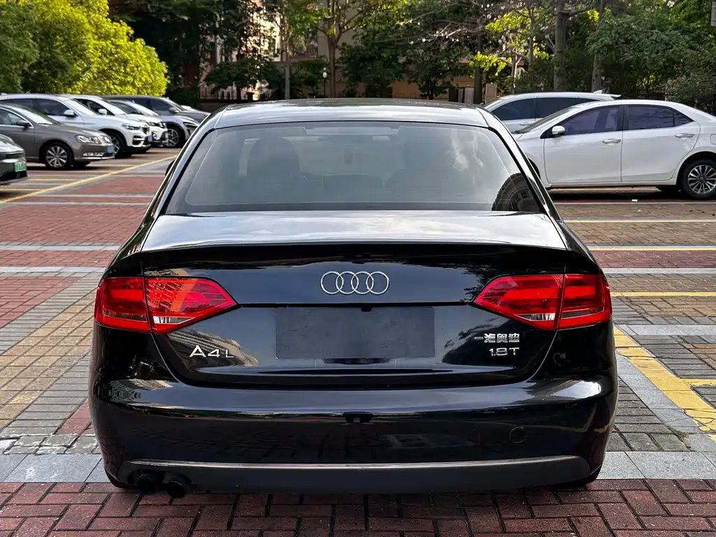 Audi A4L 2012 1.8 TFSI Manual Comfort Edition
