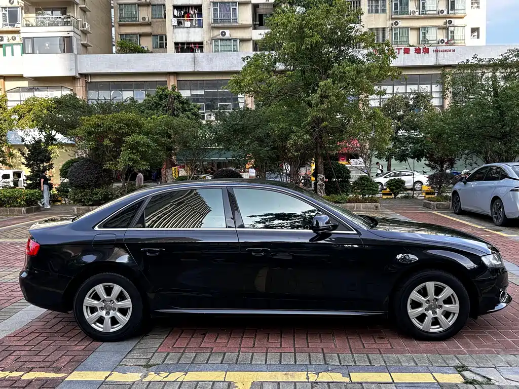 Audi A4L 2012 1.8 TFSI Manual Comfort Edition