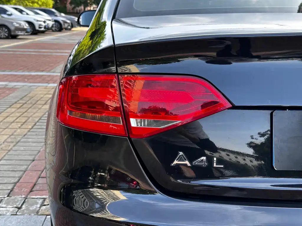Audi A4L 2012 1.8 TFSI Manual Comfort Edition