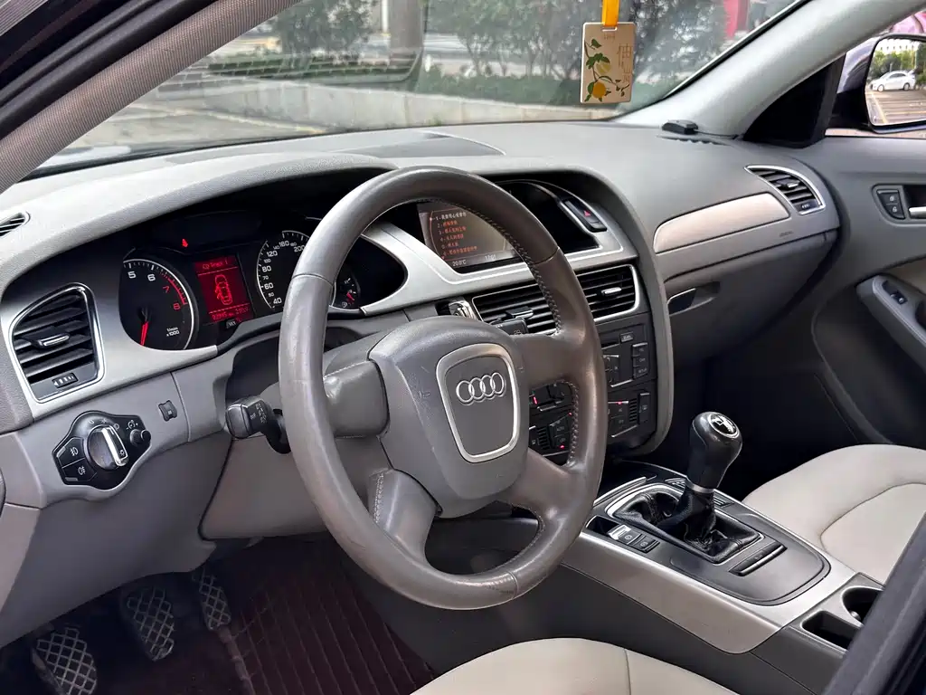 Audi A4L 2012 1.8 TFSI Manual Comfort Edition