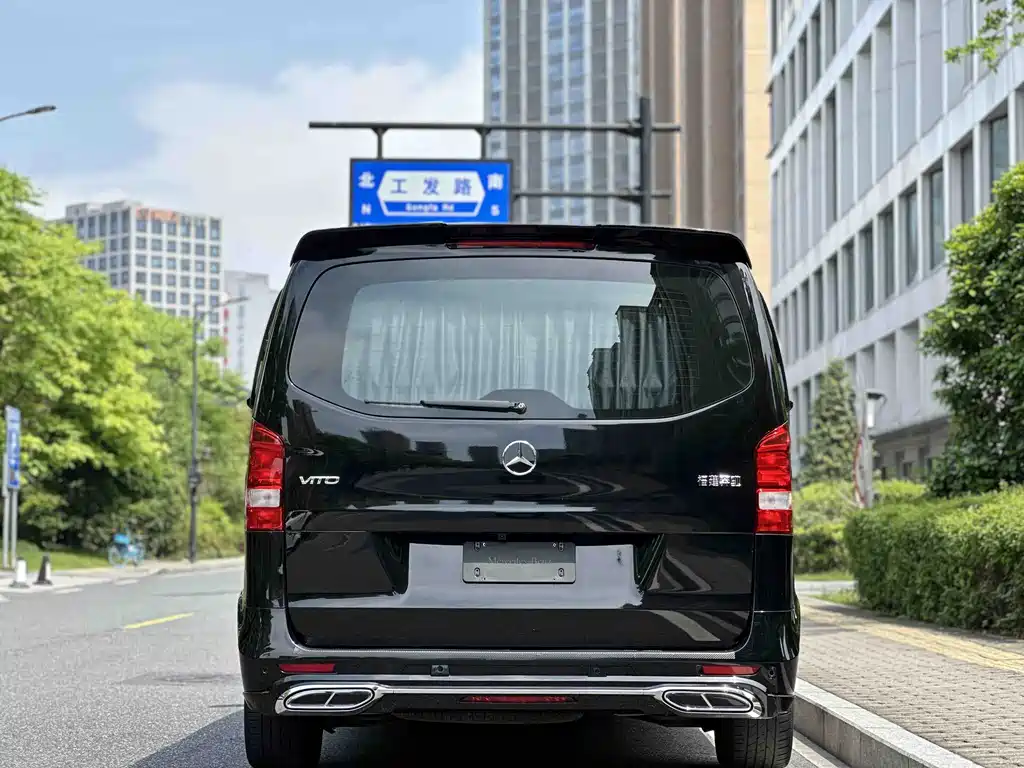 Mercedes-Benz Vito 2023 2.0T Business Edition 7-Seater