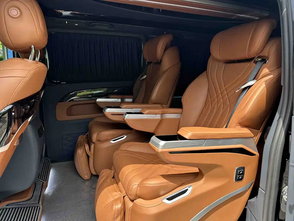 Mercedes-Benz Vito 2023 2.0T Business Edition 7-Seater