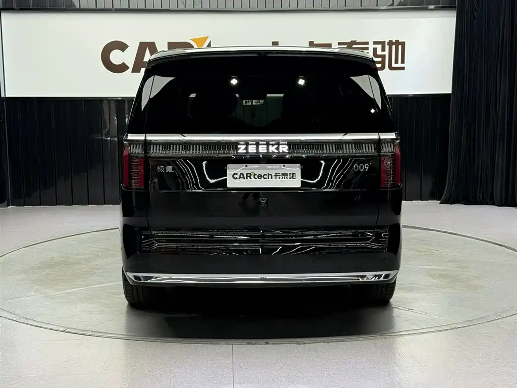 Zeekr 009 2024 Six-Seat Executive Edition AWD 108kWh