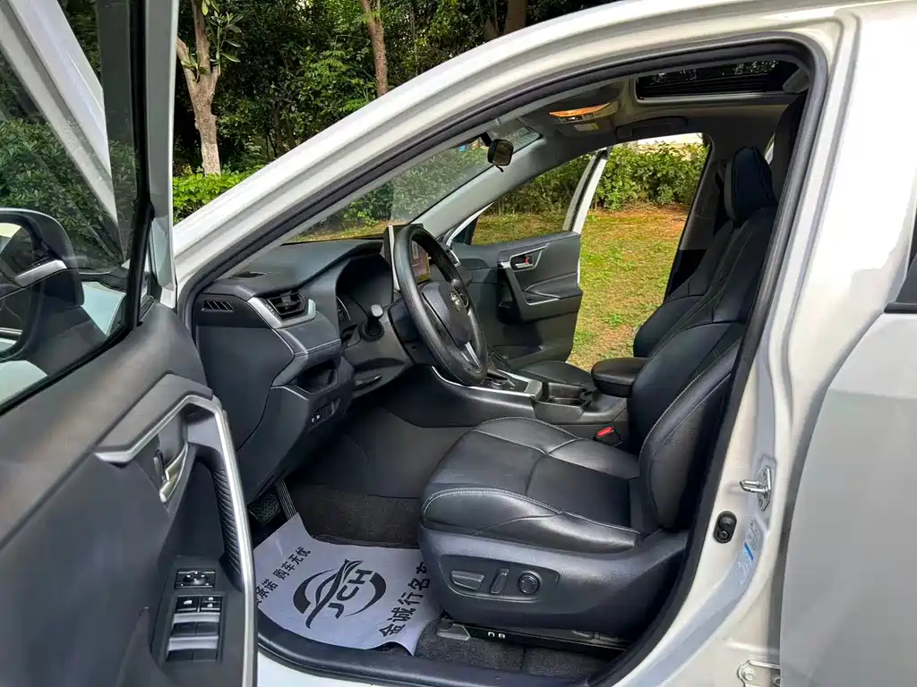 Toyota Wildlander 2020 Hybrid 2.5L E-CVT AWD Luxury Edition