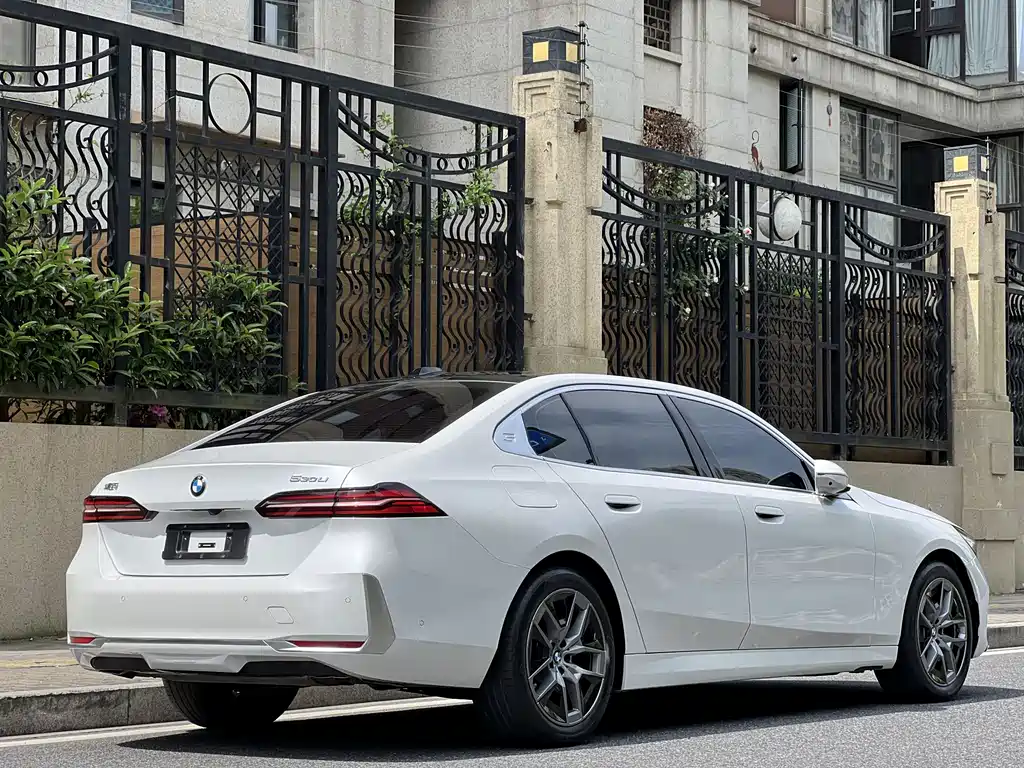 BMW 5 Series 2024 530Li Leading Edition Luxury Package