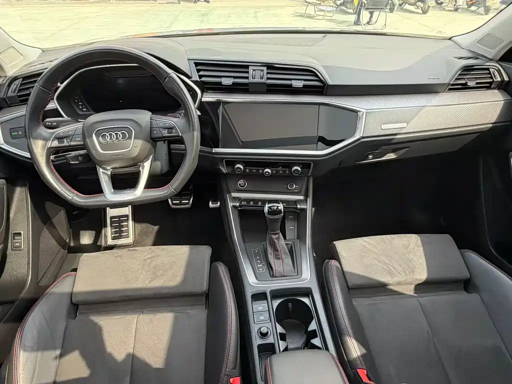 Audi Q3 2023 40 TFSI RS Kit Speed Edition
