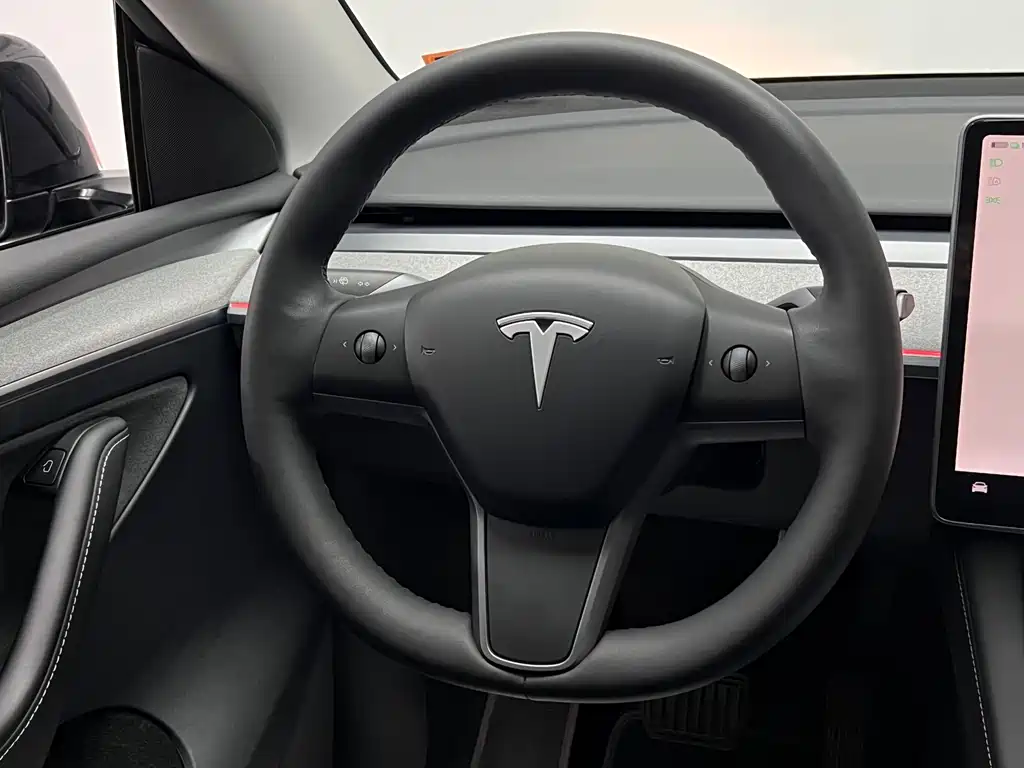 Tesla Model Y 2023 Long Range All-Wheel Drive