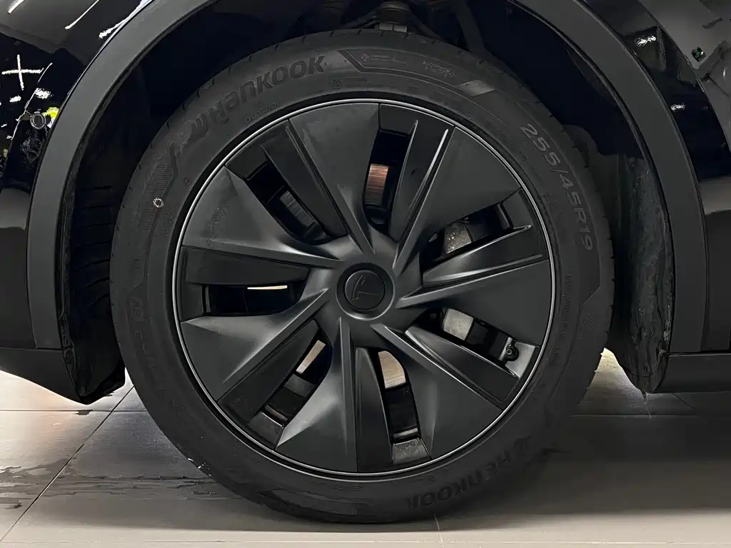 Tesla Model Y 2023 Long Range All-Wheel Drive