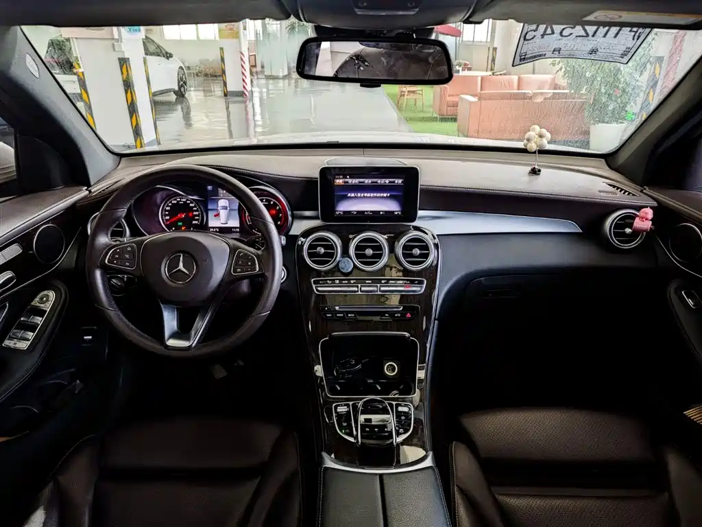 Mercedes-Benz GLC 260 4MATIC Luxury Edition 2018