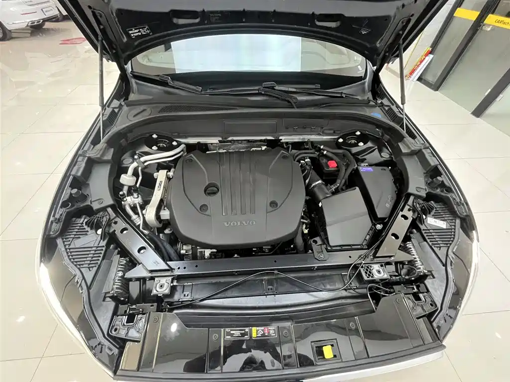 Volvo XC60 2022 B5 AWD Inscription
