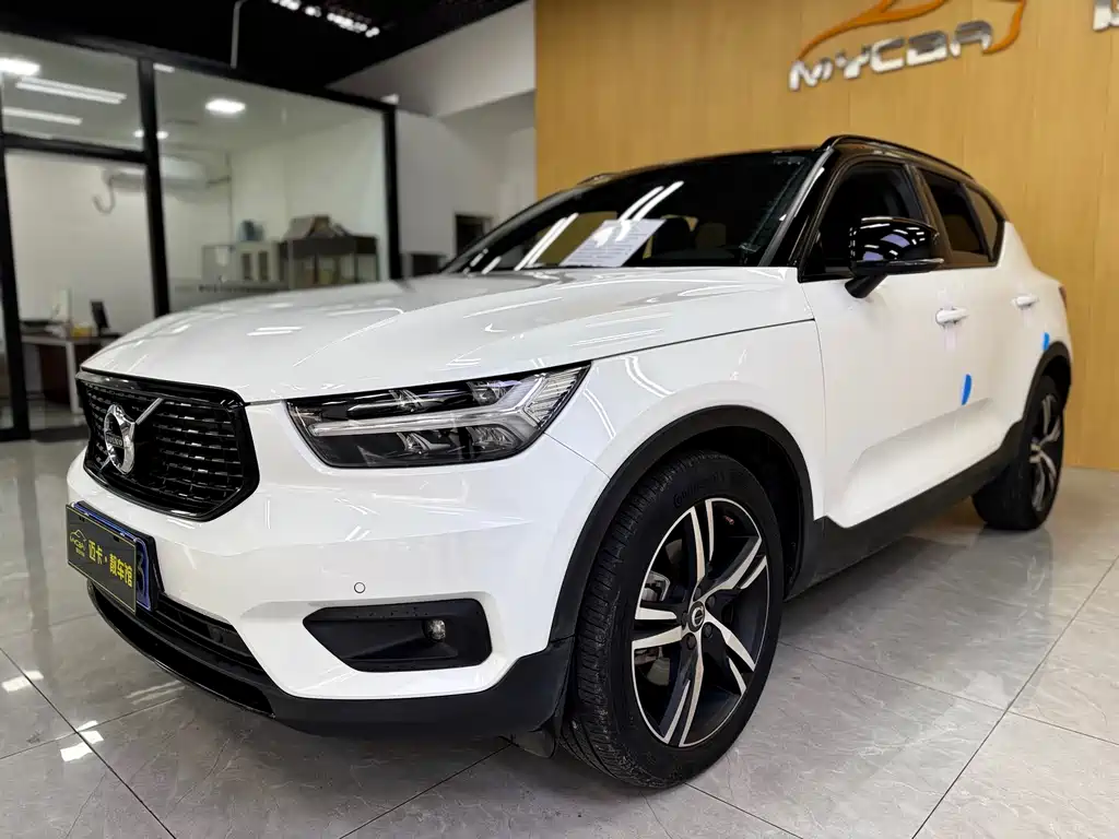 Volvo XC40 2020 T4 AWD R-Design