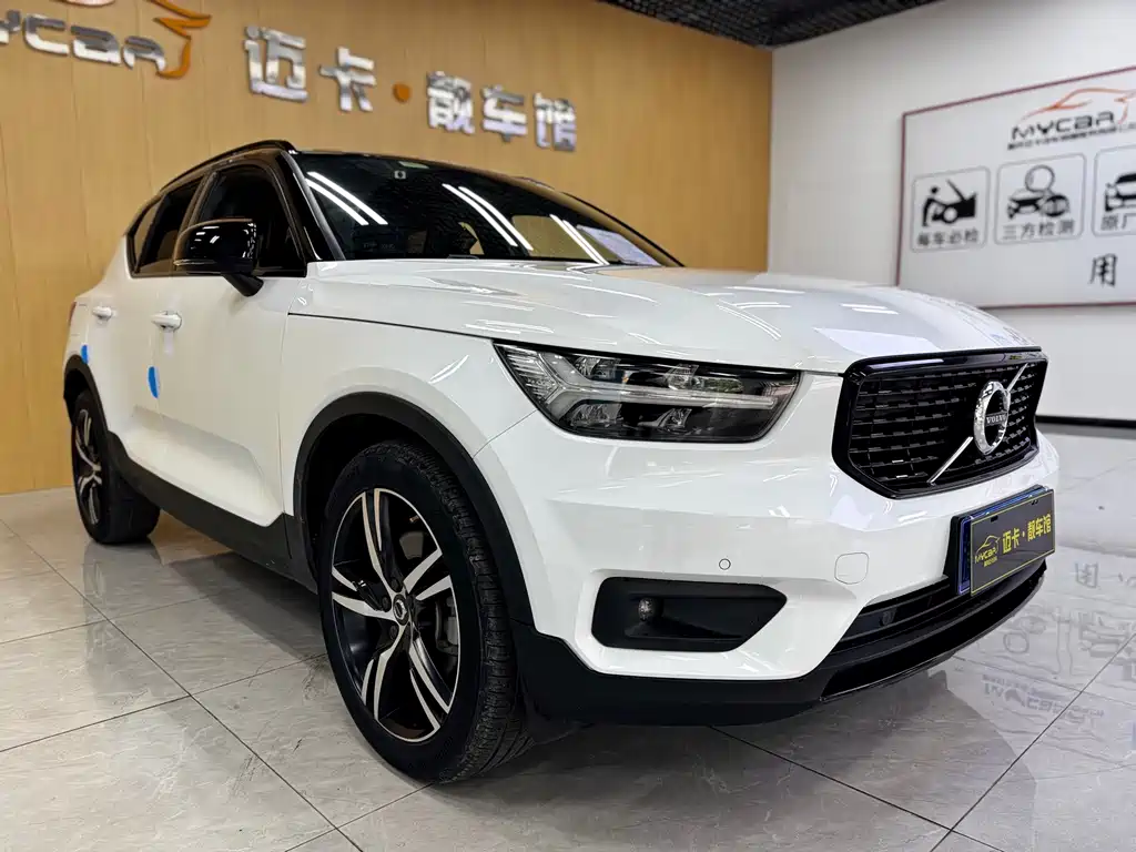 Volvo XC40 2020 T4 AWD R-Design